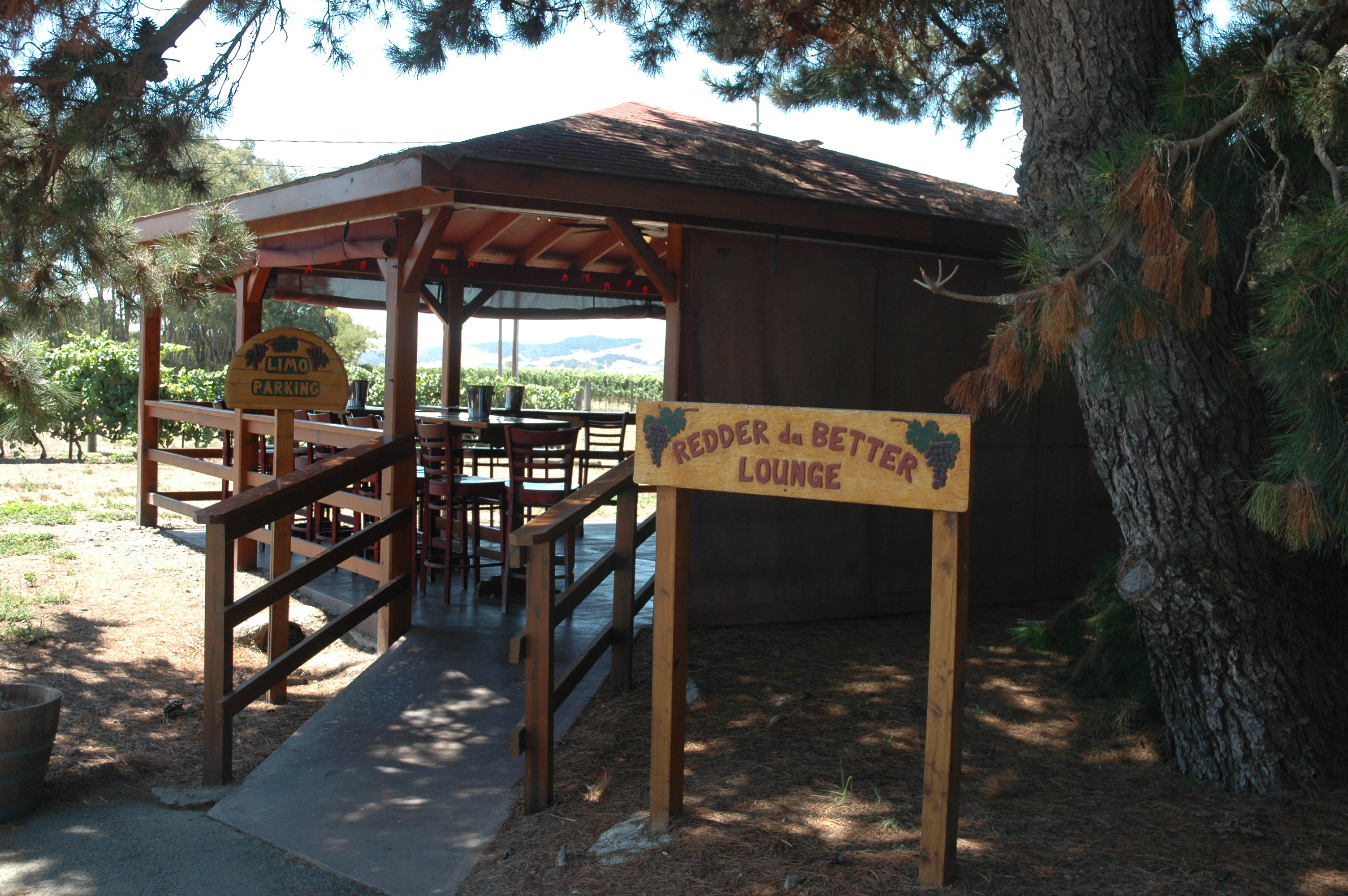 Redder da Better Lounge